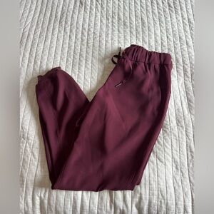 Women’s Lululemon joggers!